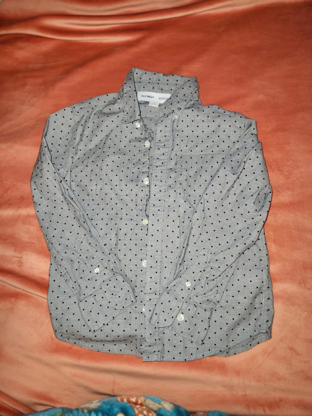 Old Navy Boys Grey Long-Sleeve Button-Down Shirt with Black Dot Print Size 8
